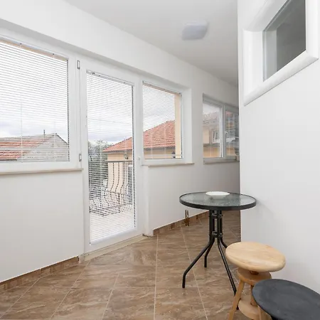 Amazing In With Kitchen *
